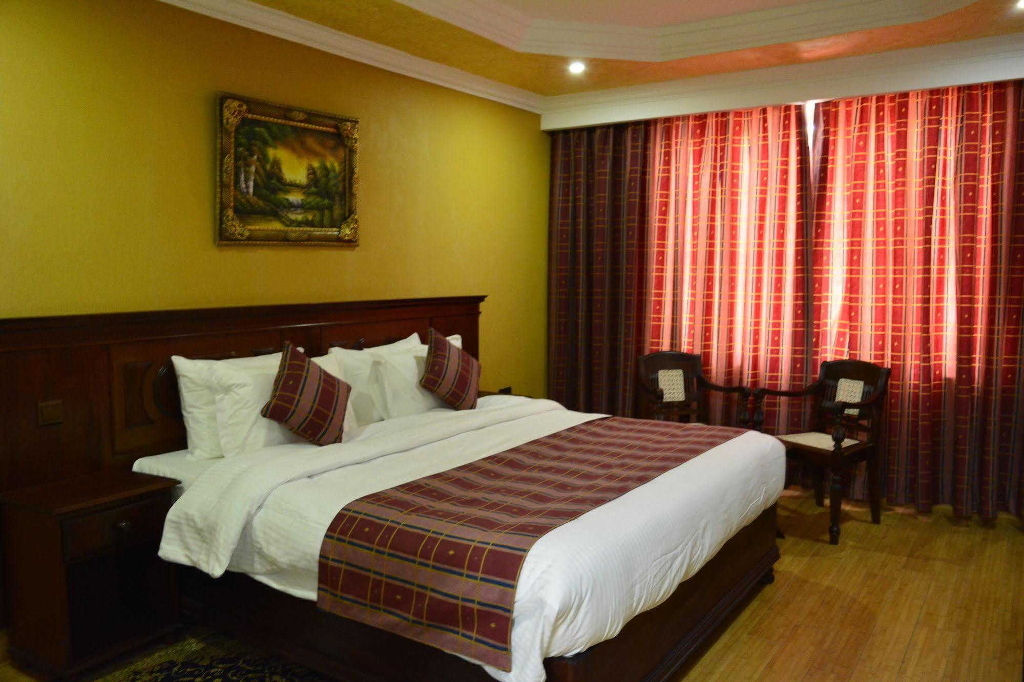 Eagle Palace Hotel 나쿠루 외부 사진